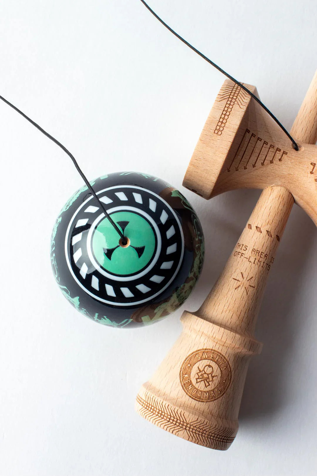 Sweets Kendama ' Kompany Signature ' Legend Shape