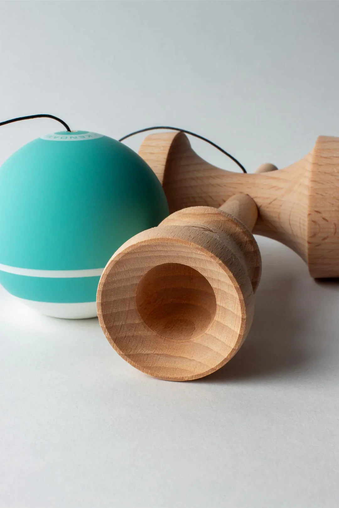 Sweets Kendama ' Tracker Seafoam '
