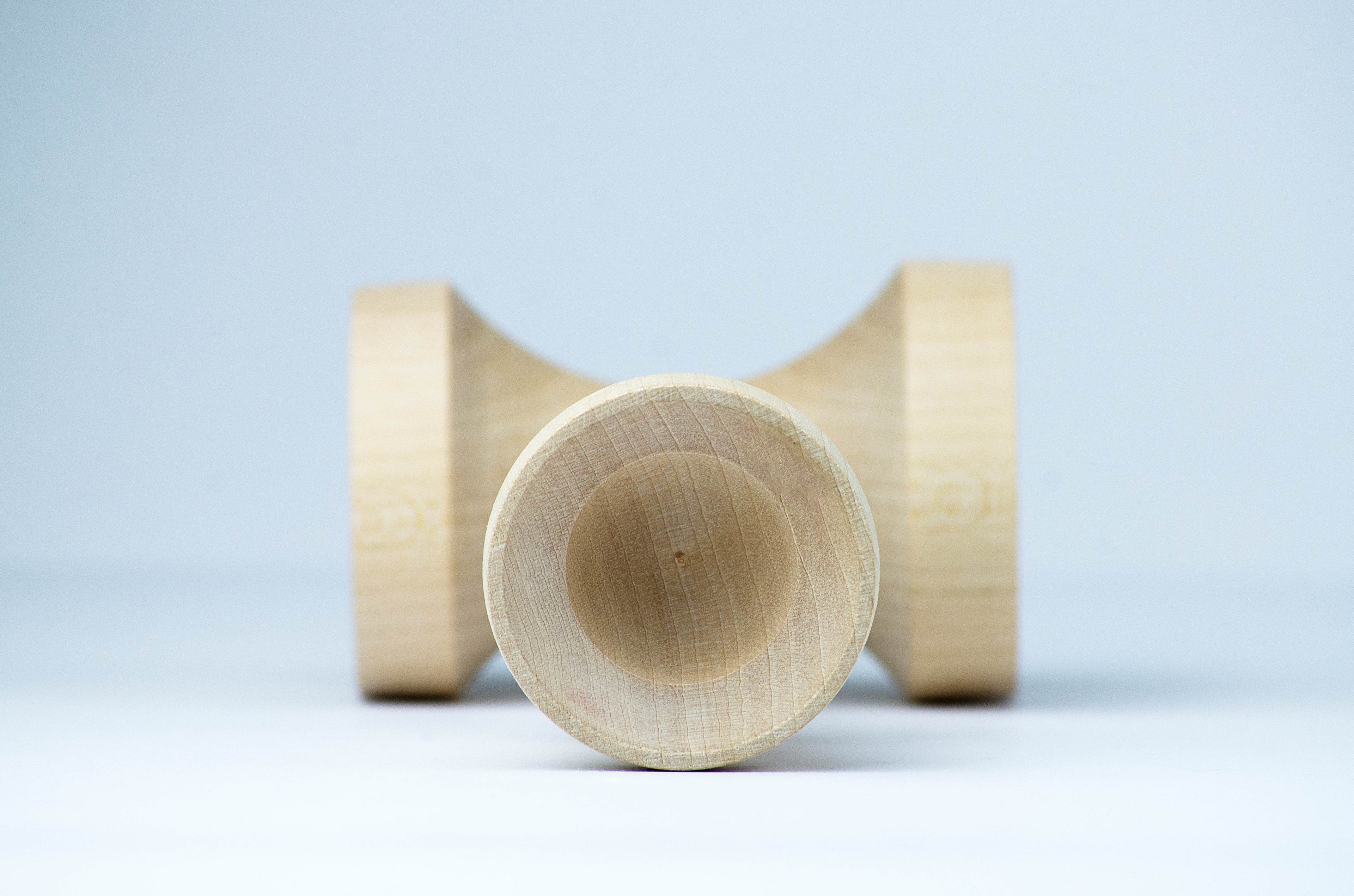 OKendama ' Upside Down v3 REVO WHITE ' Maple